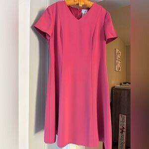 Women’s Liz Baker stunning pink short sleeve dress